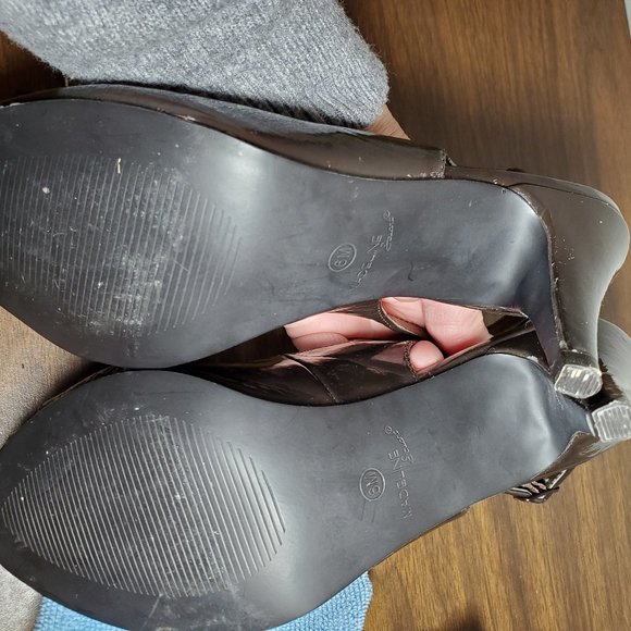 Madeline Stuard Brown Patent Peep-Toe Slingback S6 - Picture 3 of 6